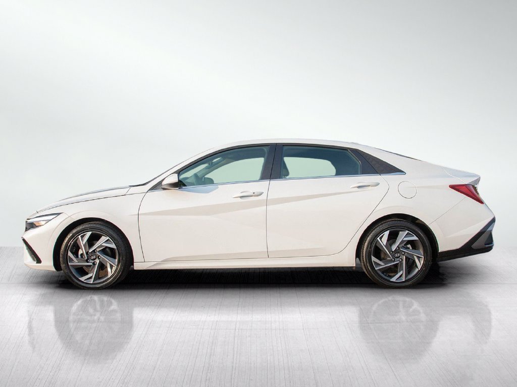 Certified Used 2025 Serenity White Hyundai SEL Convenience IVT image 4