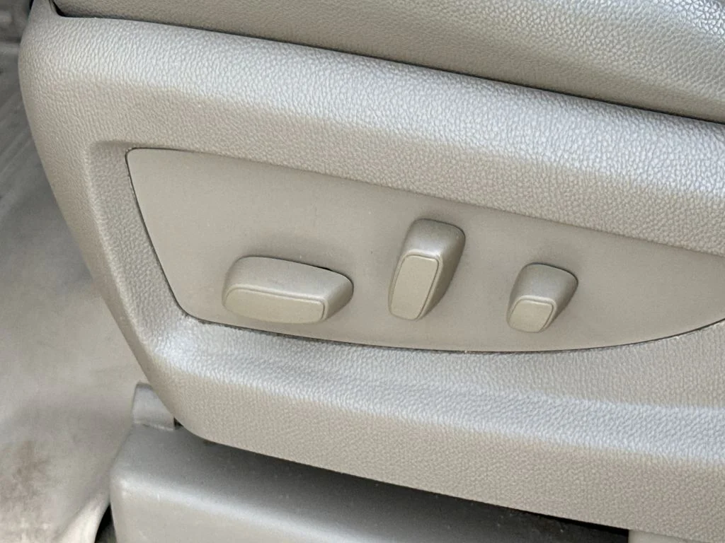 Used 2017 White Chevrolet LT image 28