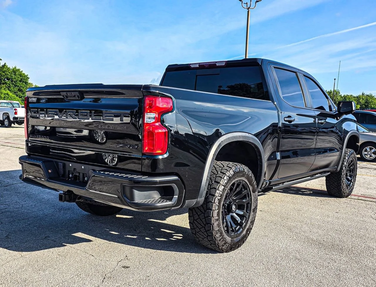 Used 2024 Black Chevrolet ZR2 image 5