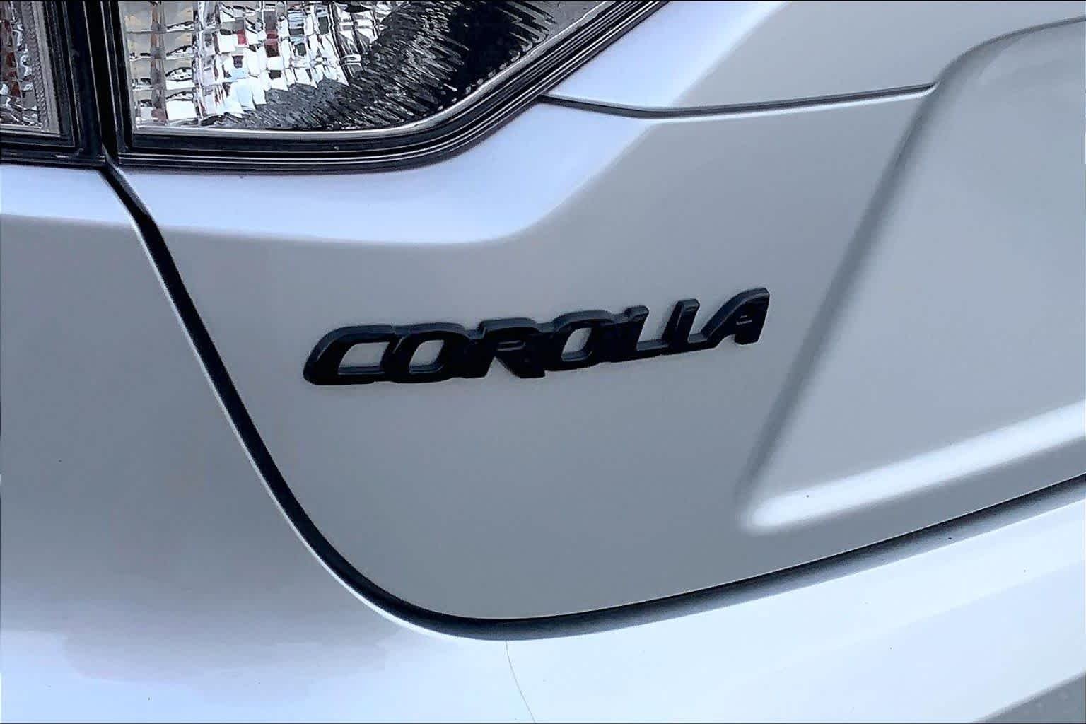 Used 2026 Classic Silver Metallic Toyota LE image 28