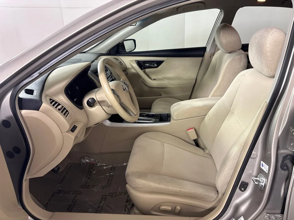 Used 2013 Beige Nissan 2.5 SV image 22