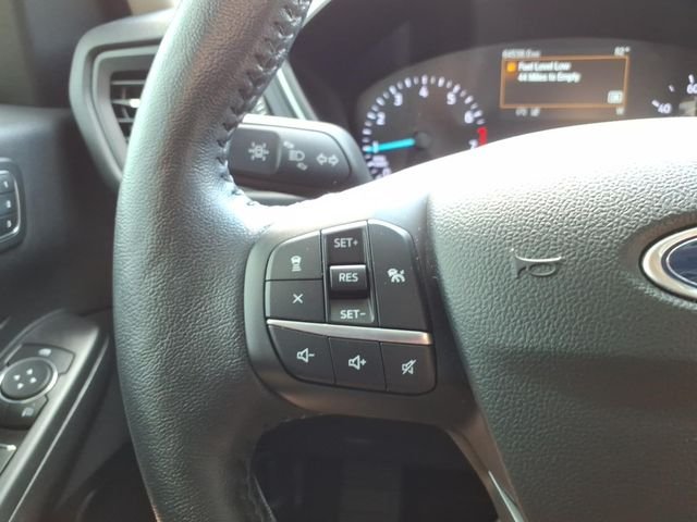 Used 2020 Red Ford SEL image 25