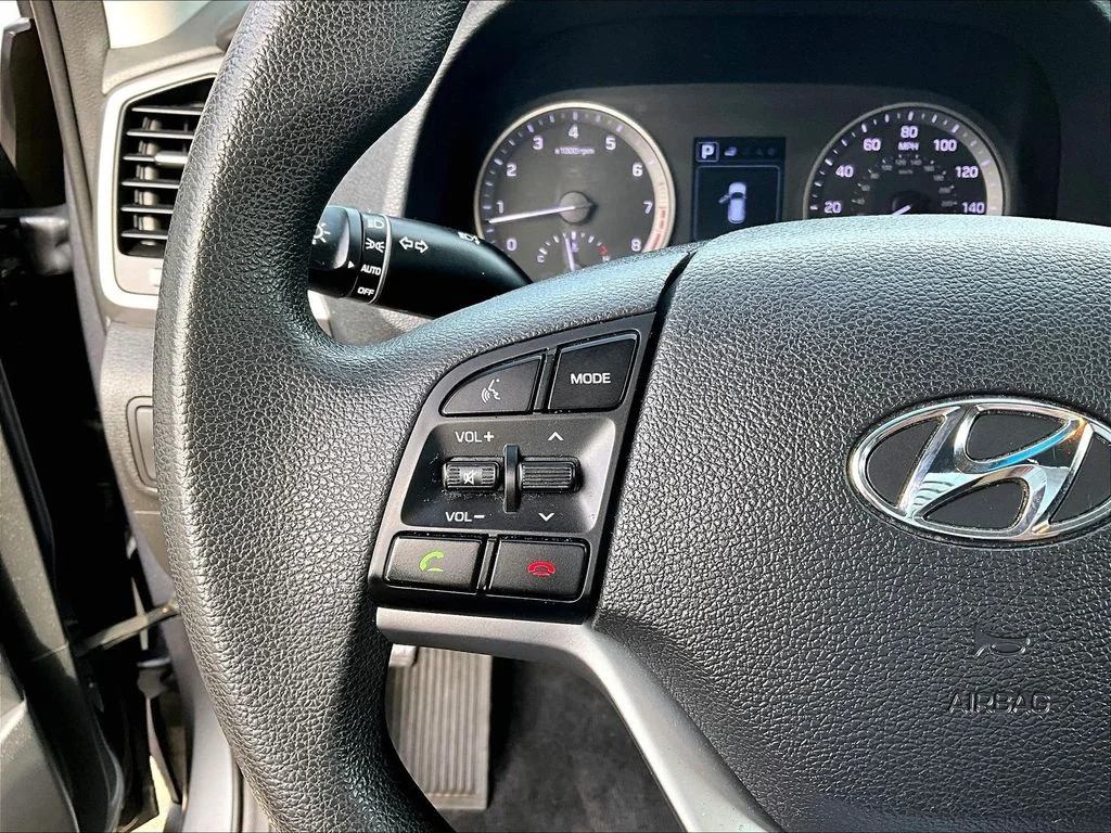 Used 2018 Gray Hyundai SE image 13