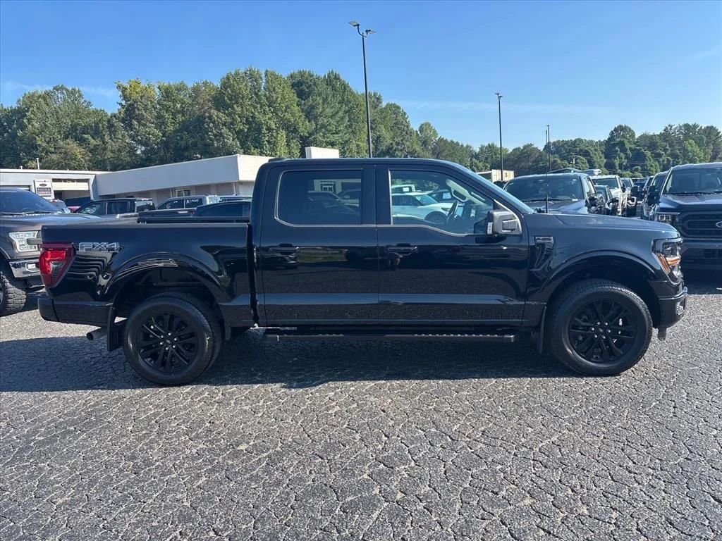 Used 2024 Black Ford XLT image 10