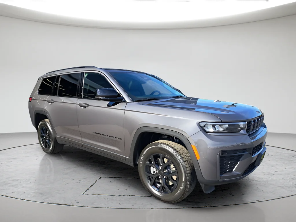 New 2026 Baltic Gray Metallic Clearcoat Jeep Altitude image 1
