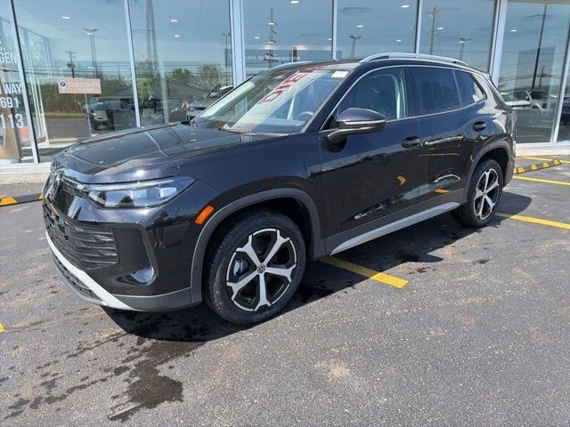 2025 Volkswagen Tiguan SE - Photo 11
