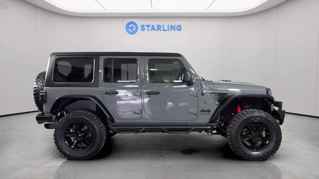 Used 2021 Gray Jeep Sport Altitude 4x4 image 12