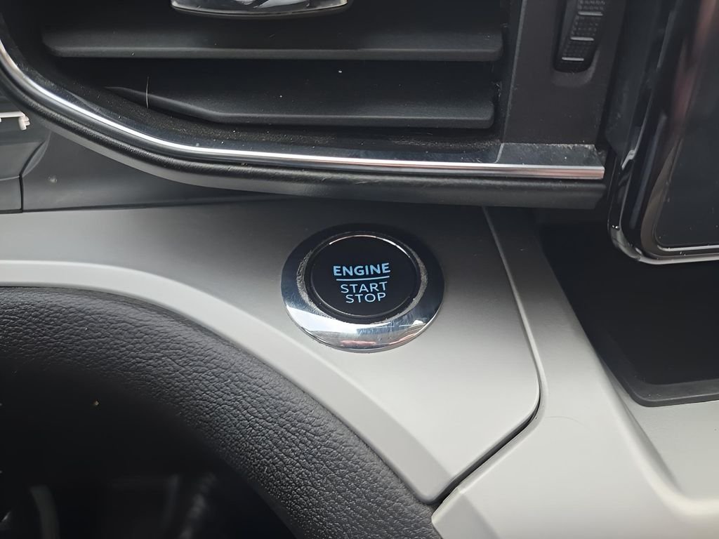 Used 2022 Stone Blue Metallic Ford XLT image 17