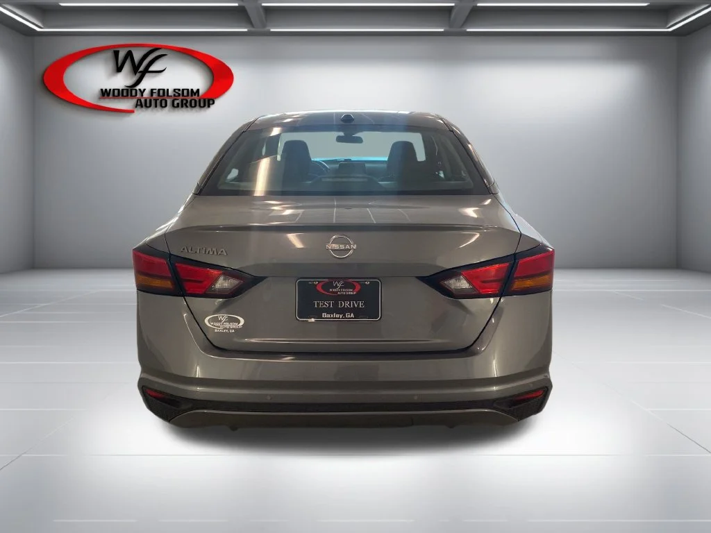Used 2025 Gray Nissan 2.5 SV image 7
