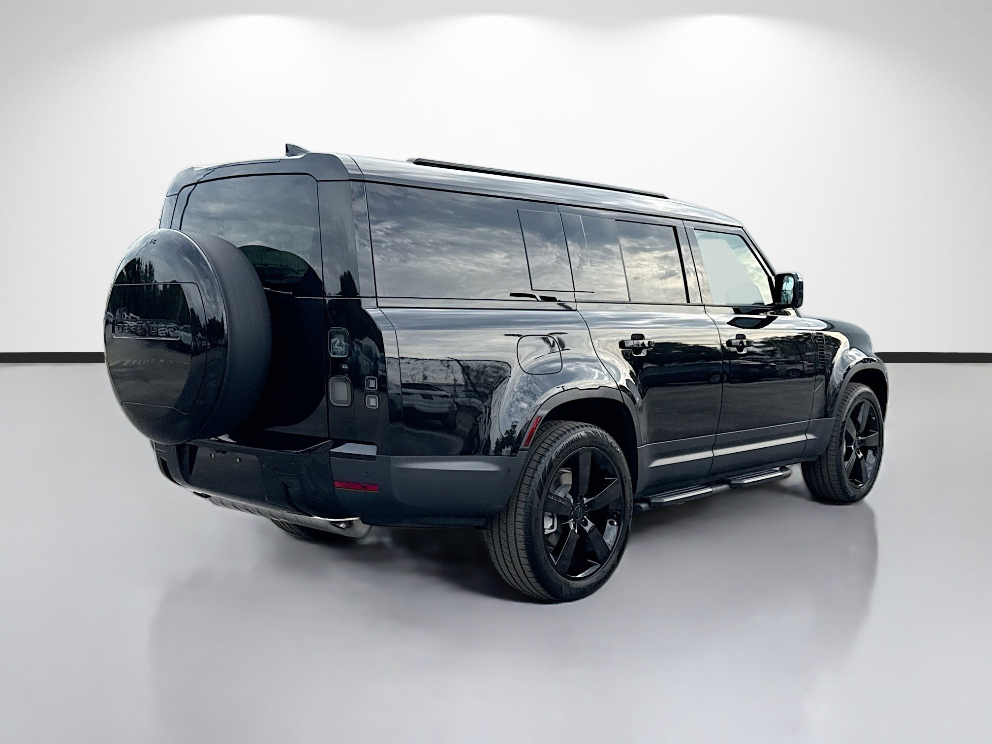 New 2026 Santorini Black Land Rover S image 5
