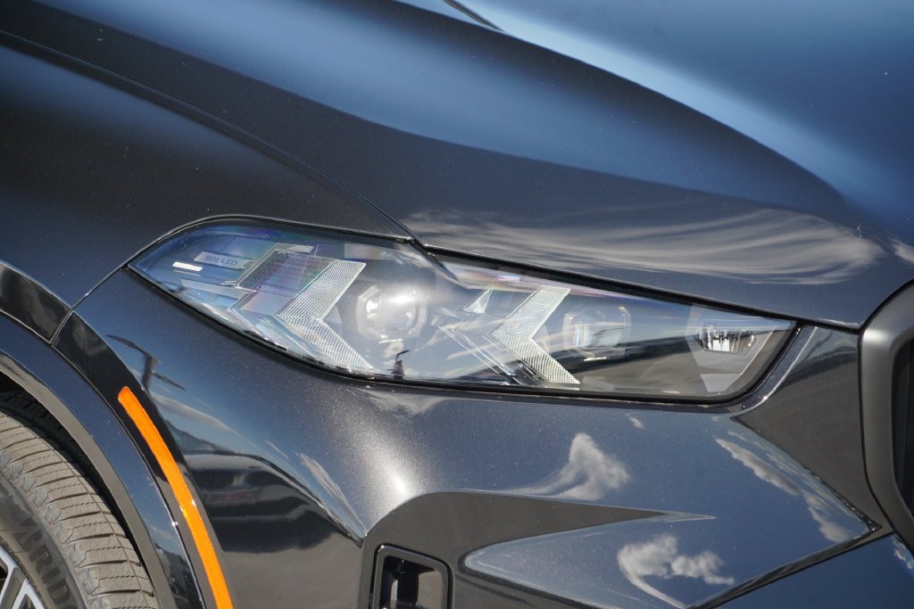 New 2026 Black Sapphire Metallic BMW xDrive40i image 4
