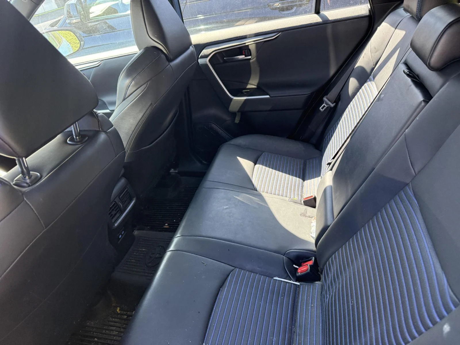 Used 2022  Toyota Hybrid XSE image 8