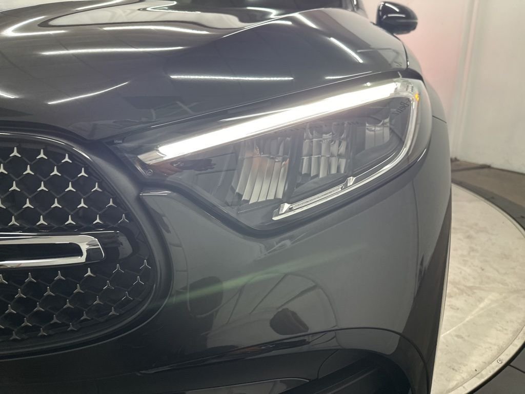 Used 2026 Gray Mercedes-Benz GLC 300 image 30