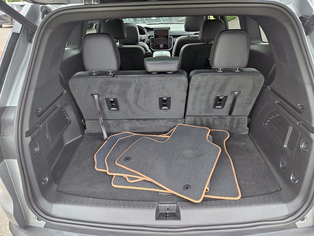 2026 GMC Acadia AT4 - Photo 19