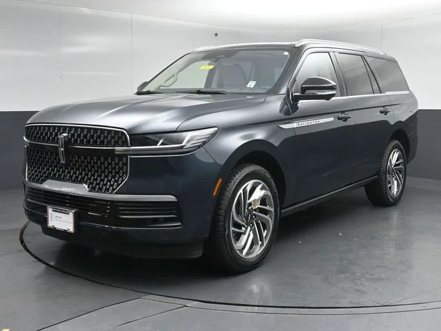 Used 2025 Blue Lincoln Reserve image 3