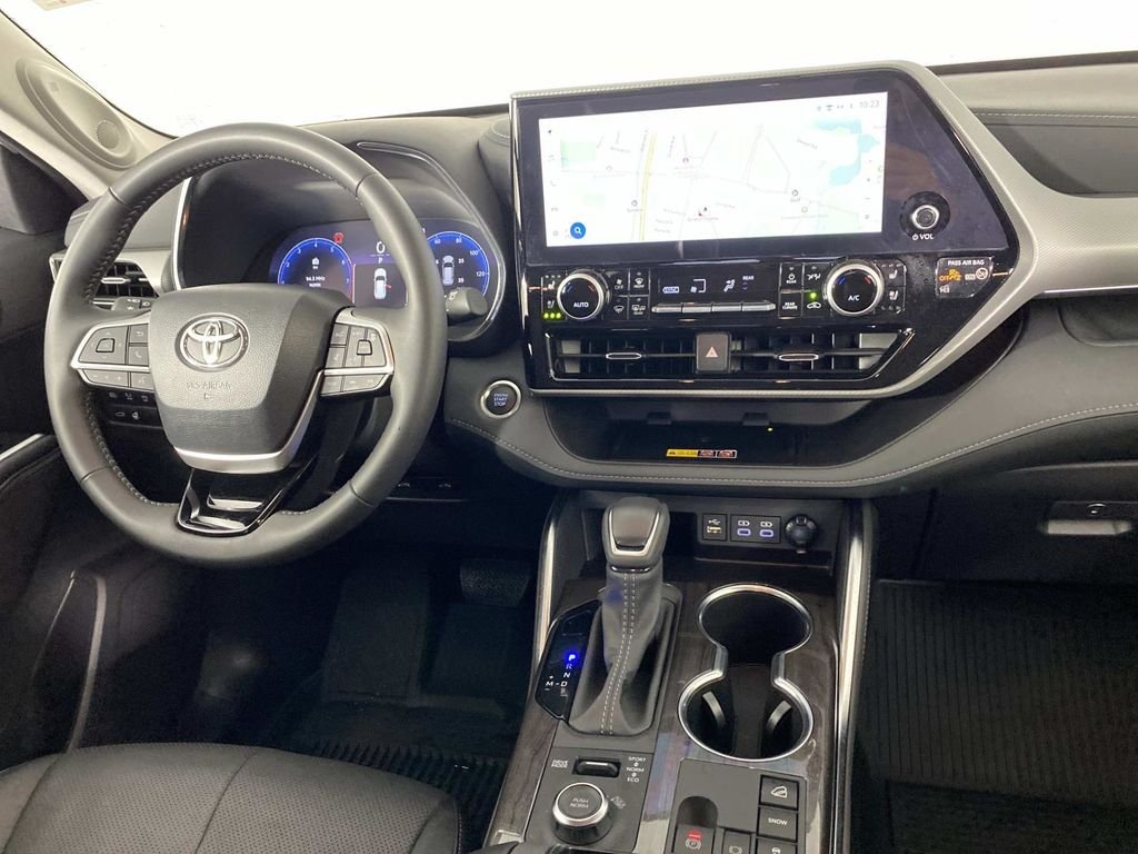 Used 2026 Beige Toyota Platinum image 15