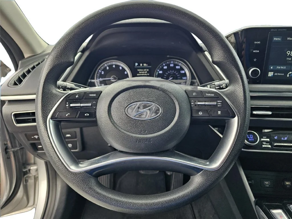 Used 2021 Shimmering Silv Hyundai SEL image 18
