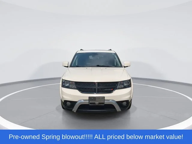 Used 2020 White Dodge Crossroad image 3