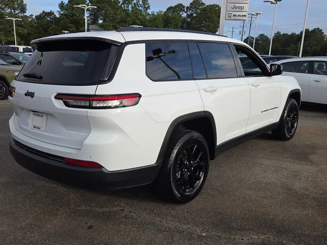 Used 2024 White Jeep Altitude X image 14