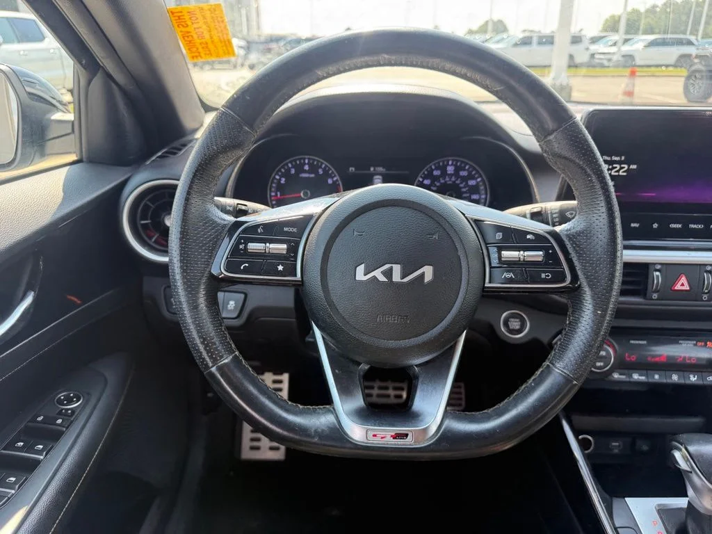 Used 2023 White Kia GT-Line image 7