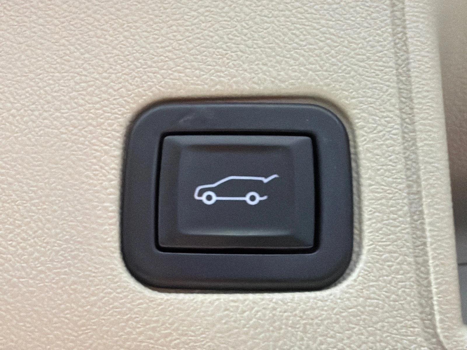 Used 2022 Ebony Twilight Metallic GMC Denali image 21