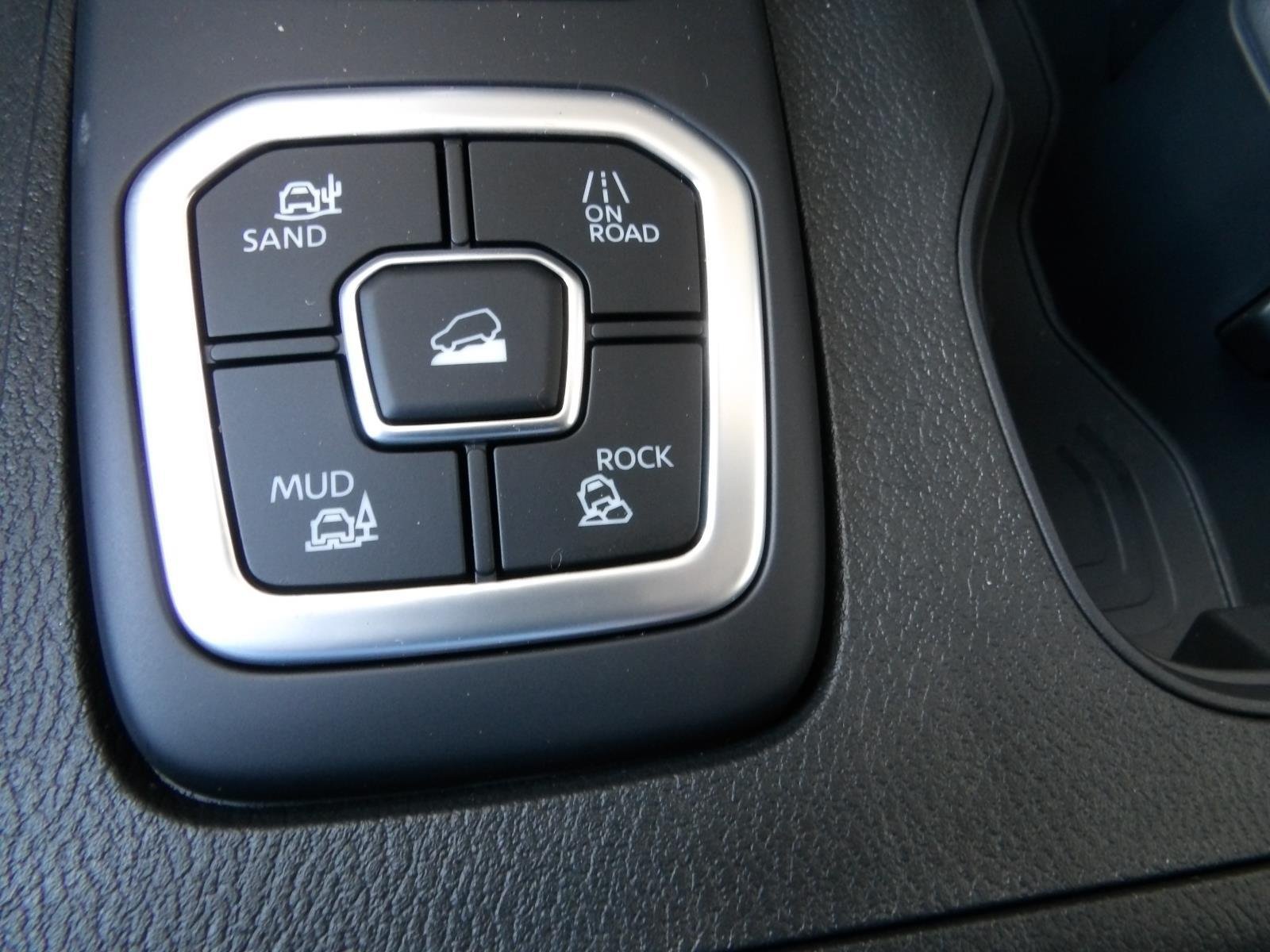 New 2026 Glacier White Nissan Crew Cab PRO-4X® image 23