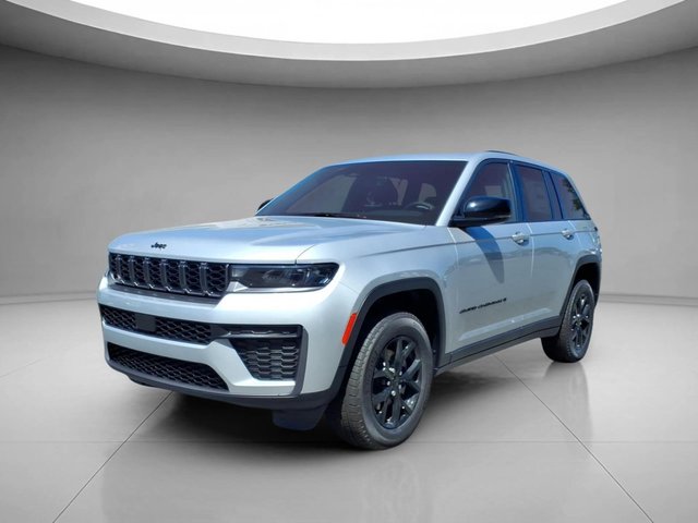 2026 Jeep Grand Cherokee Laredo Altitude