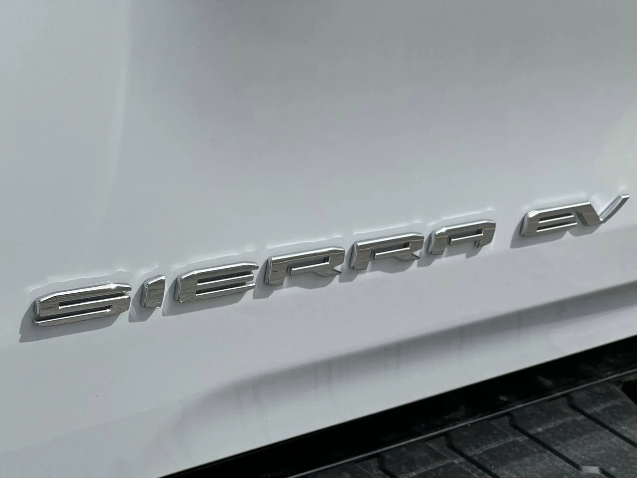 2026 GMC Sierra EV Elevation - Photo 10