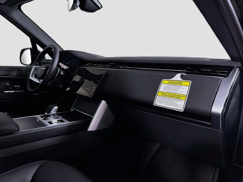 New 2027 Santorini Black Land Rover SE image 31