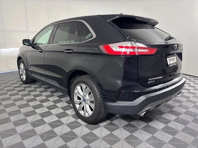 Used 2022  Ford Titanium image 40