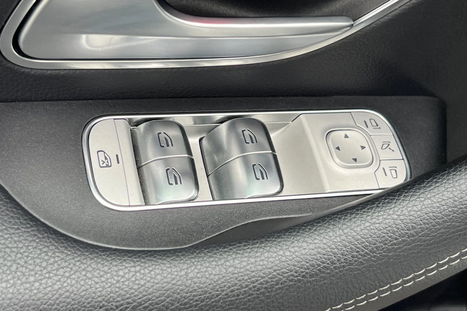 Used 2025 White Mercedes-Benz GLS 450 image 15