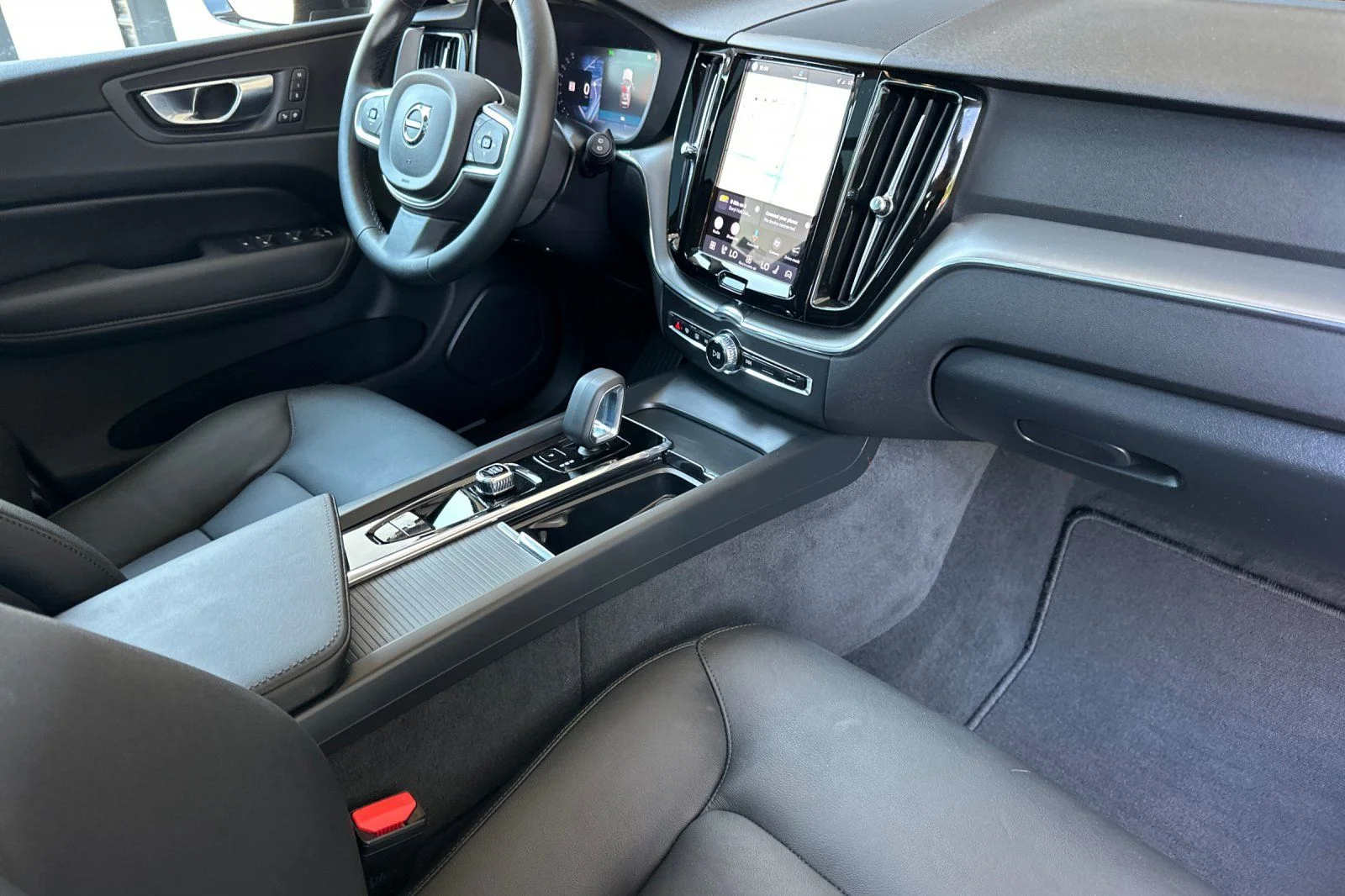 Used 2025  Volvo T8 Core image 16