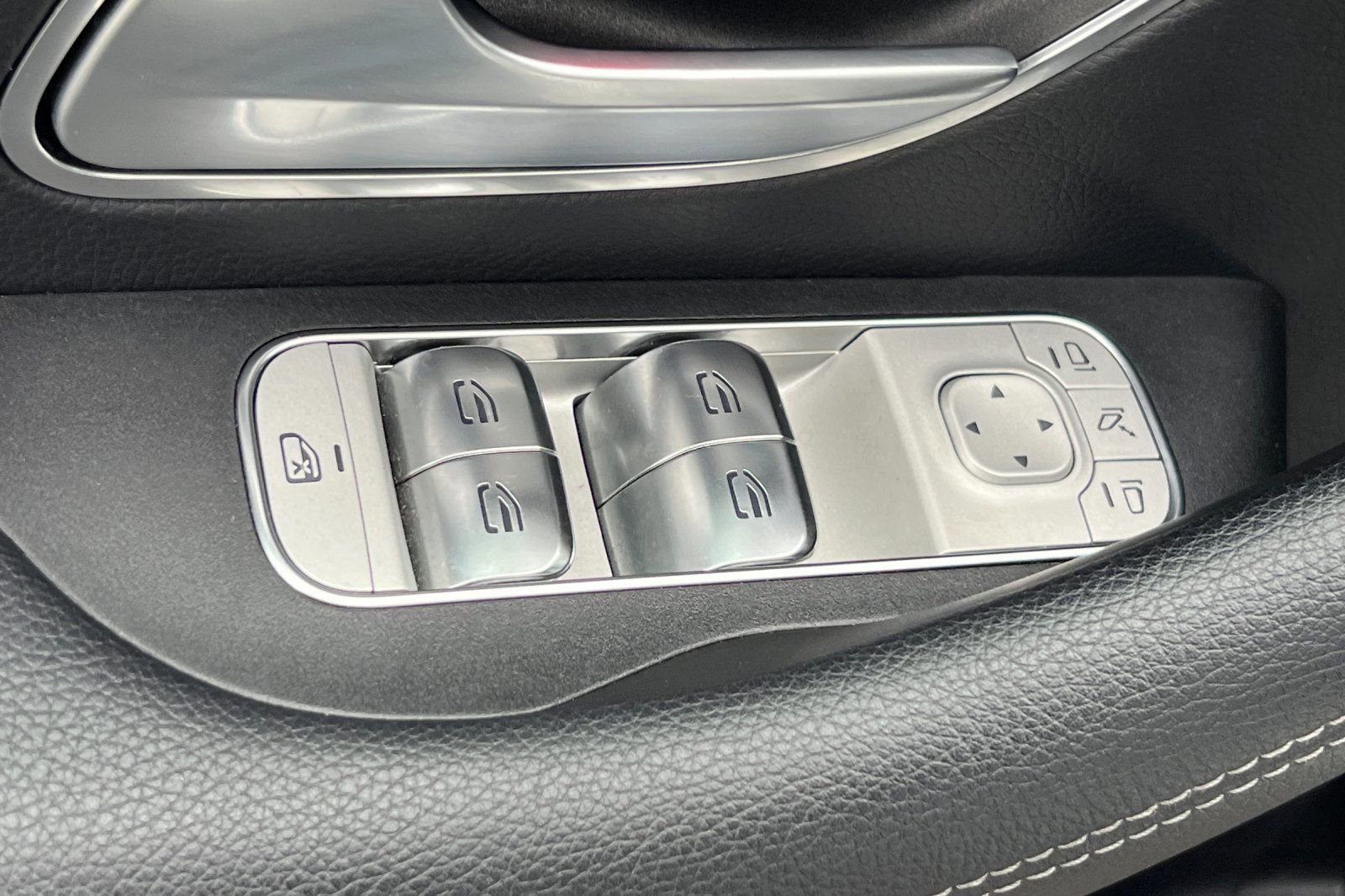 Used 2025 Polar White Mercedes-Benz 450 image 15