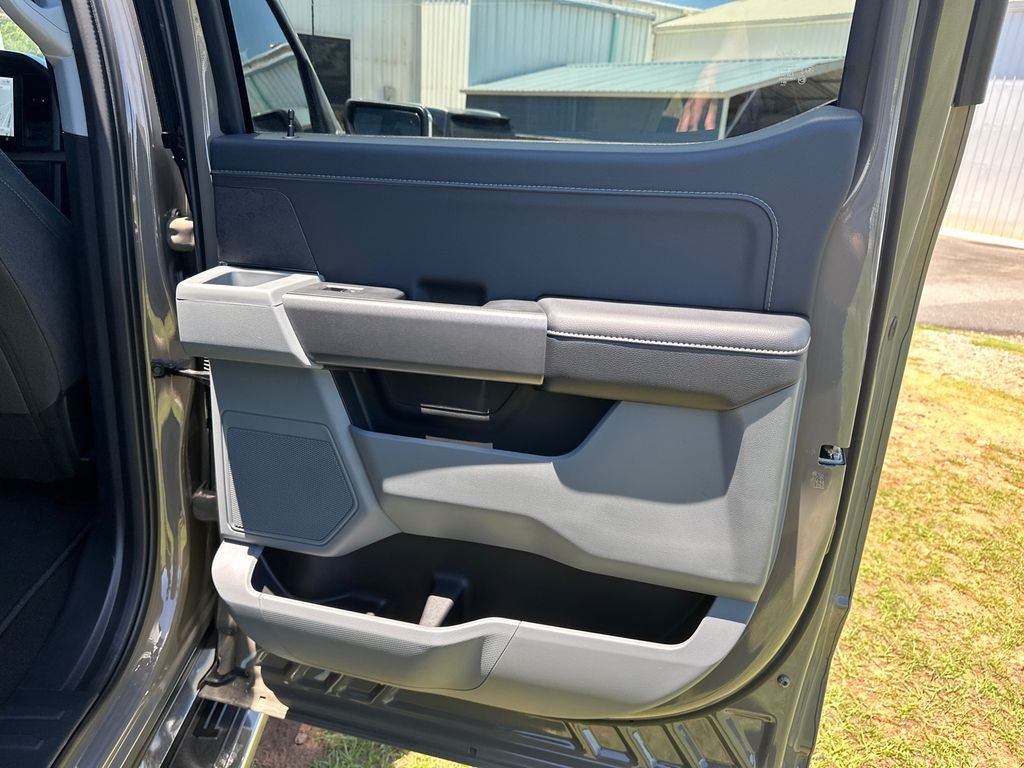 New 2026 Marsh Gray Ford XLT image 16