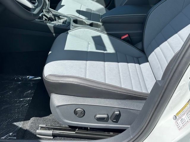 New 2026 Opal White Pearl Volkswagen 1.5T SE image 25