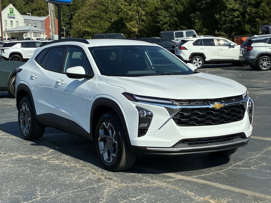 New 2026 Summit White Chevrolet LT image 4