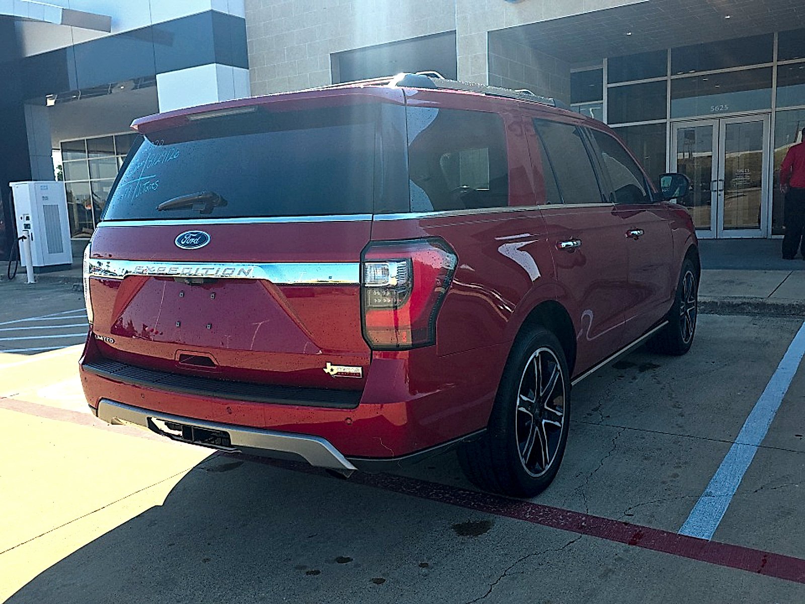 Used 2020 Rapid Red Metallic Tinted Clearcoat Ford Limited image 4