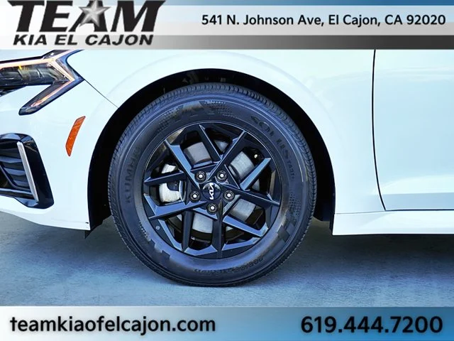Used 2025 White Kia LXS image 7