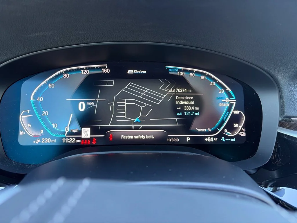 Used 2021 White BMW 530e iPerformance image 9