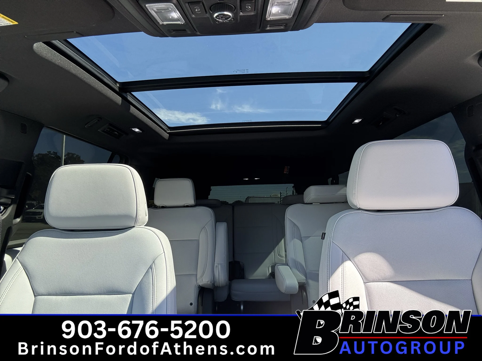 Used 2025 Iridescent Pearl Tricoat Chevrolet Premier image 35