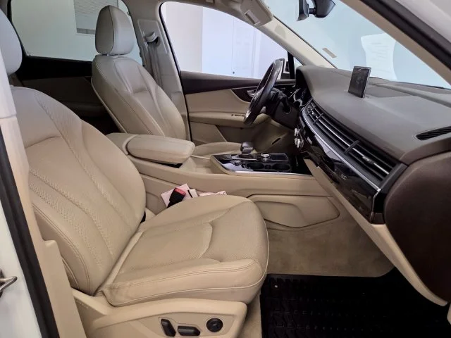 Used 2017 White Audi 3.0 TDI Premium Plus image 18