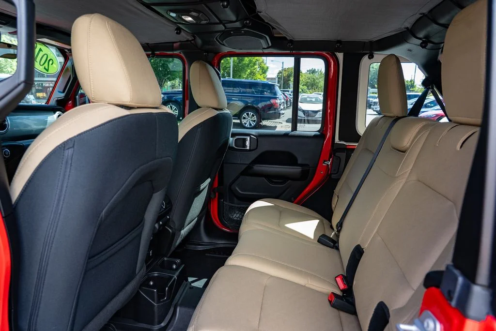 Used 2018 Red Jeep Unlimited Sahara image 25