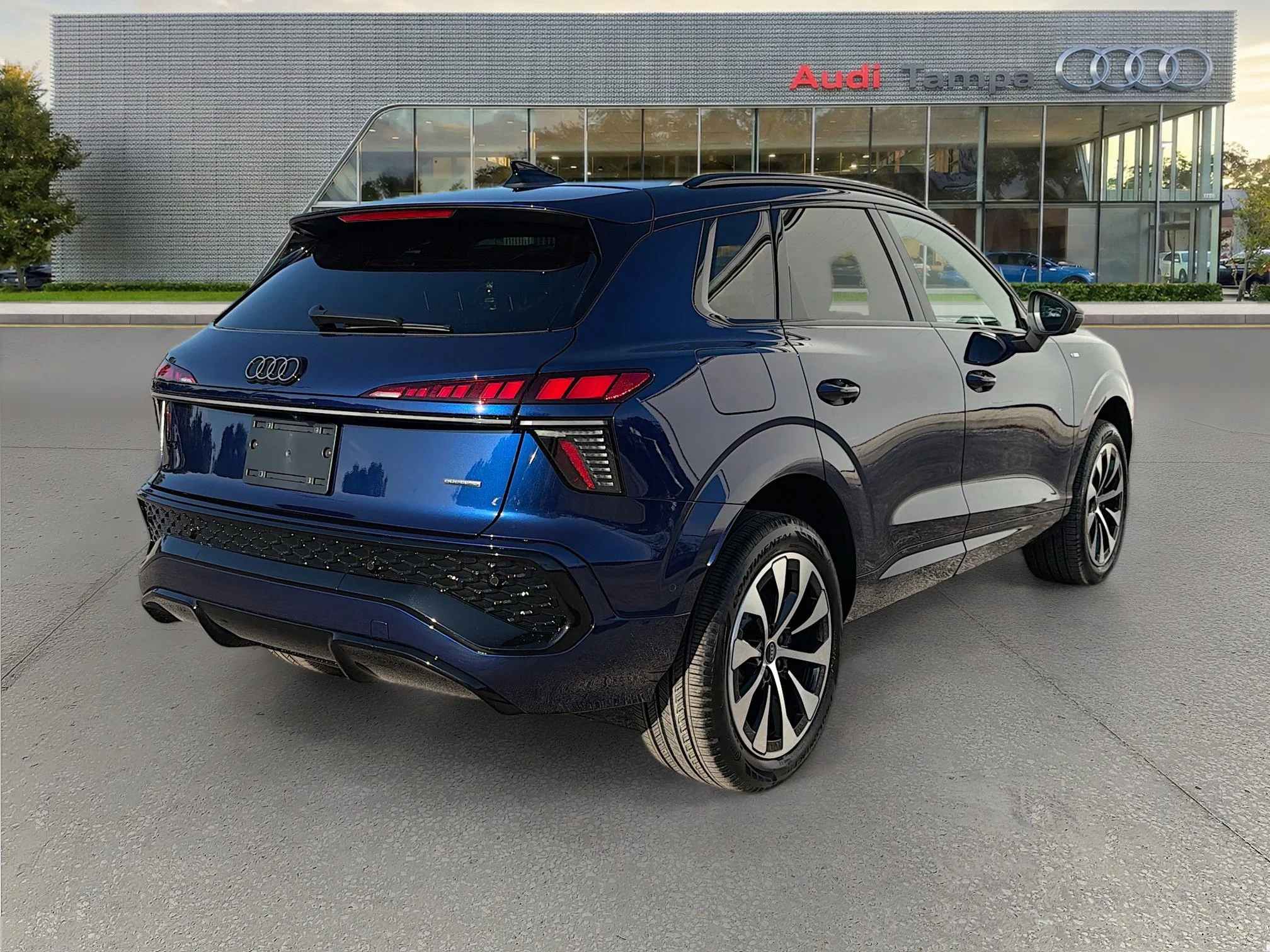 New 2026 Navarra Blue Metallic Audi S line image 3