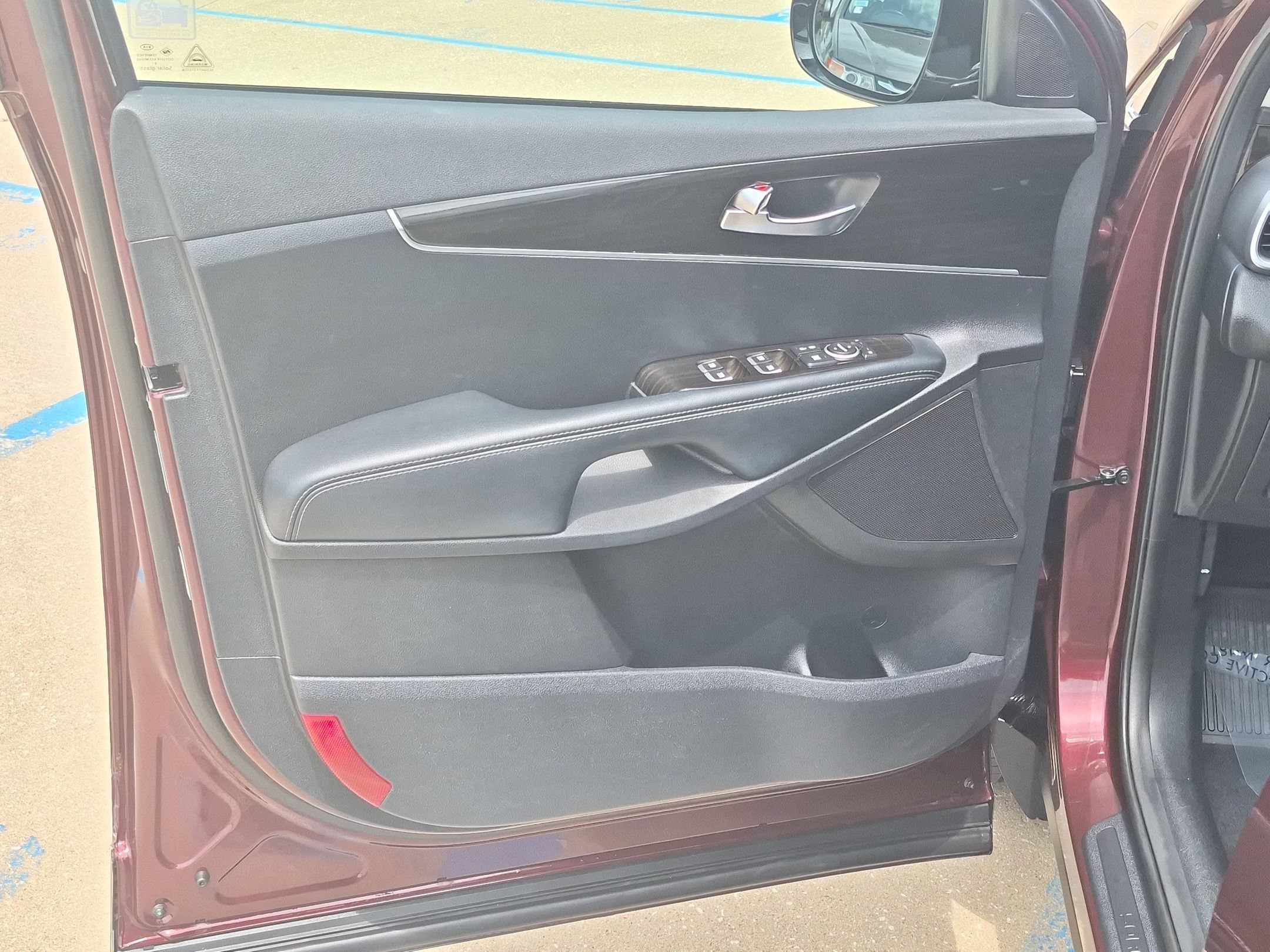 Used 2019 Sangria Kia LX image 12
