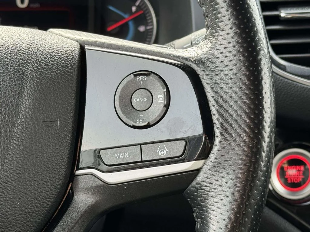 Used 2019 White Honda Touring image 22