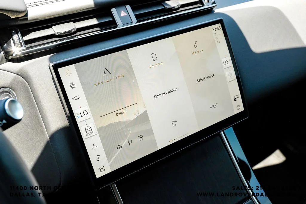 Used 2026 Black Land Rover Dynamic SE image 25
