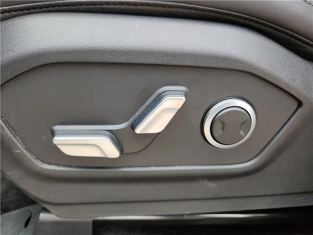 Used 2026 White Hyundai SEL All-Wheel Drive image 12