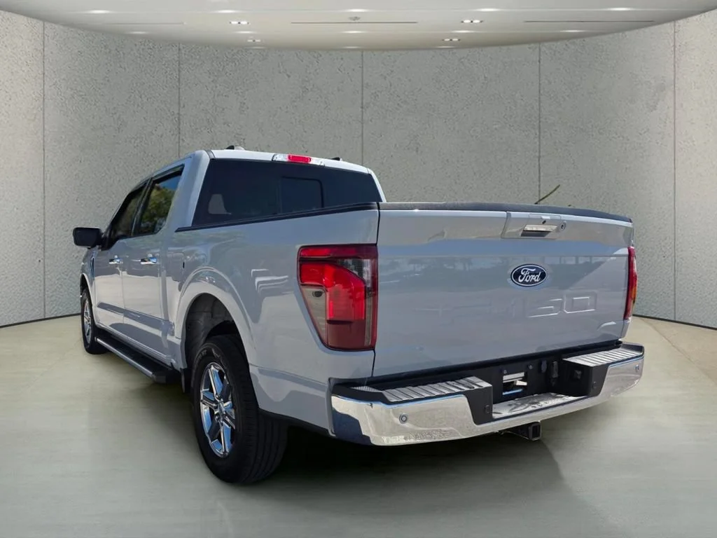 Used 2024 Avalanche Ford XLT image 7
