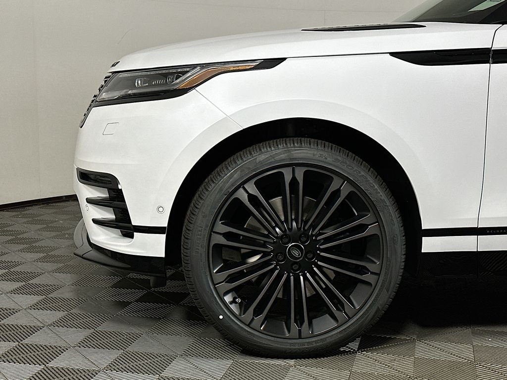 New 2026 Ostuni Pearl White Land Rover Belgravia P250 image 9