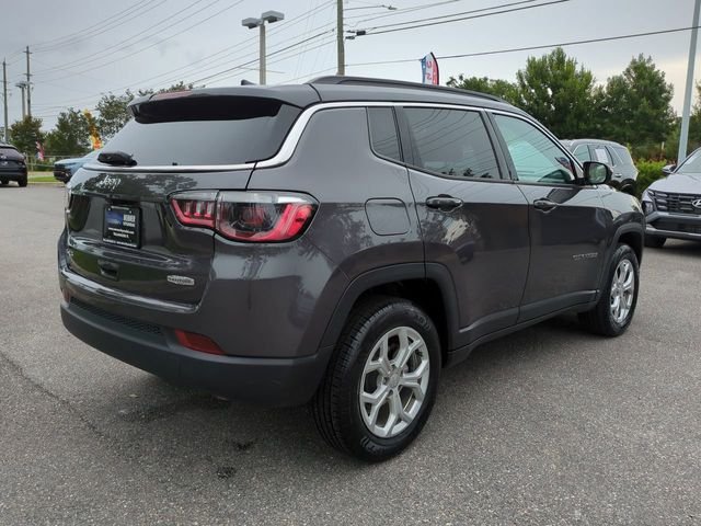 Used 2024 Gray Jeep Latitude image 5